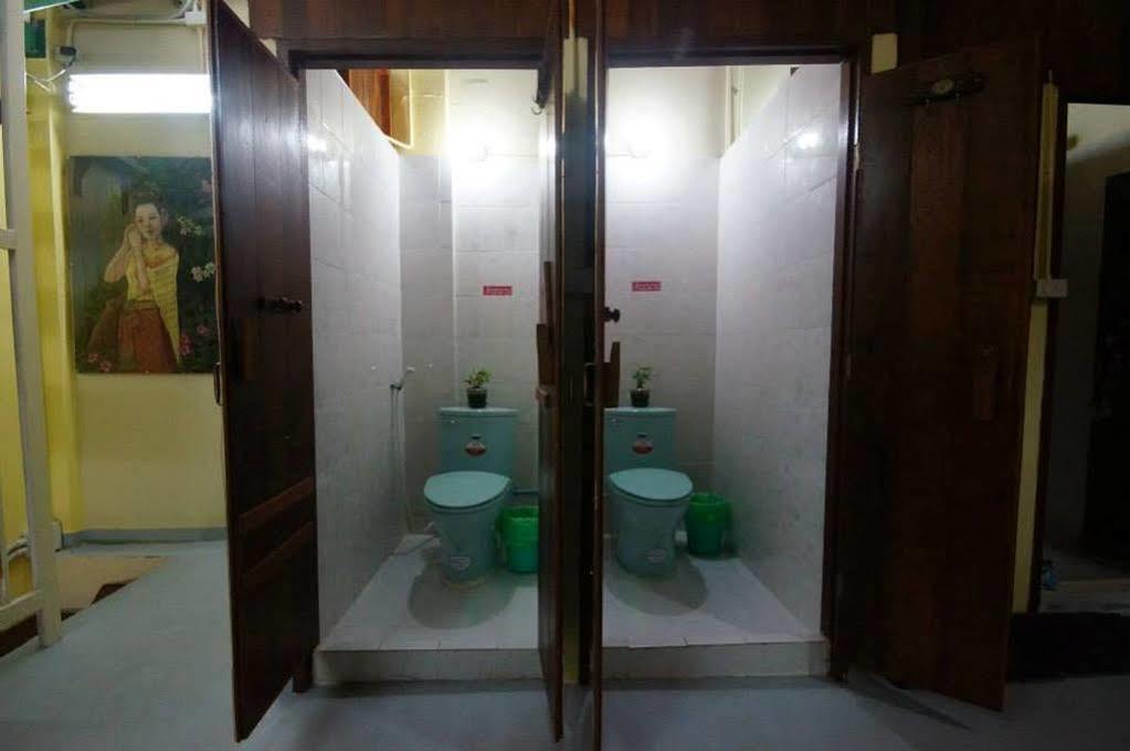 Baan Bovorn Hostel Bangkok Kültér fotó